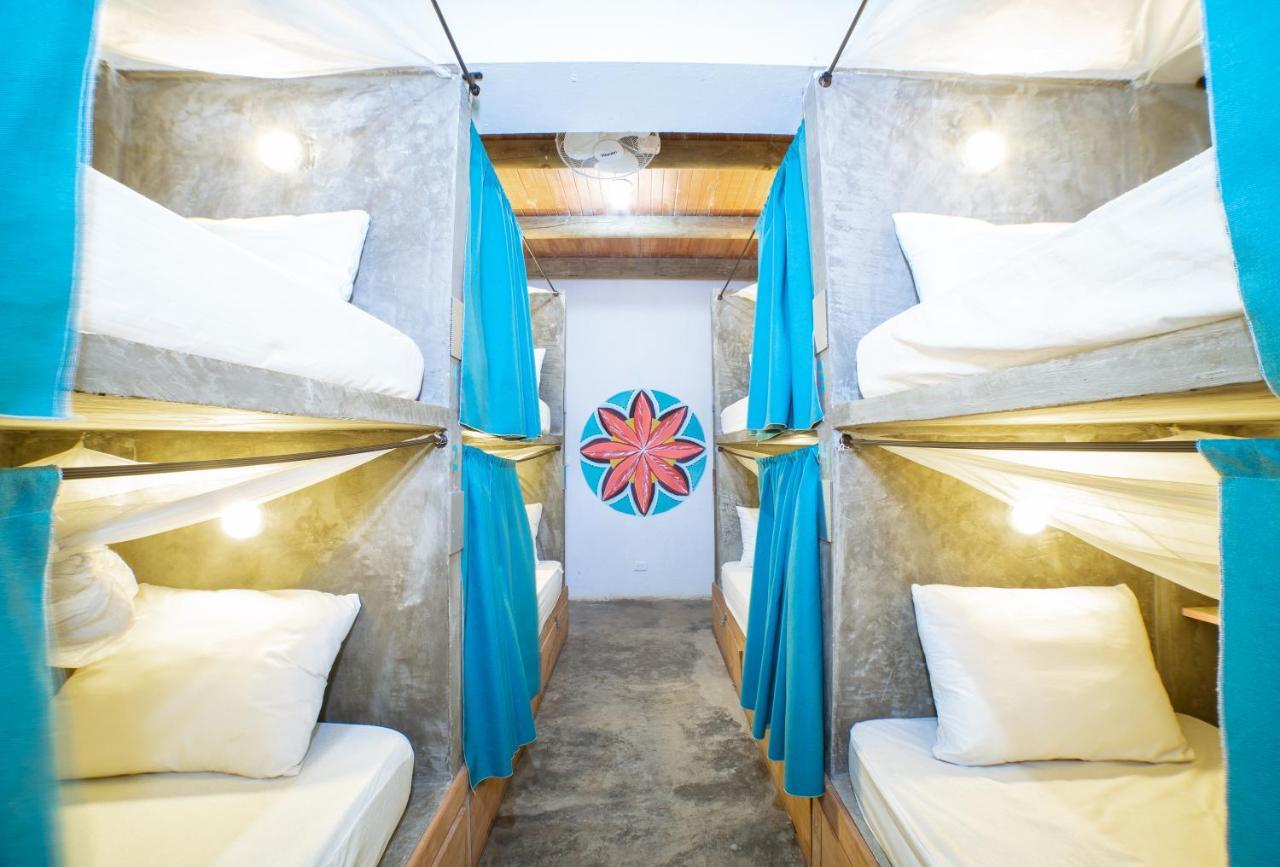 Freesoul Hostel Паломино Екстериор снимка