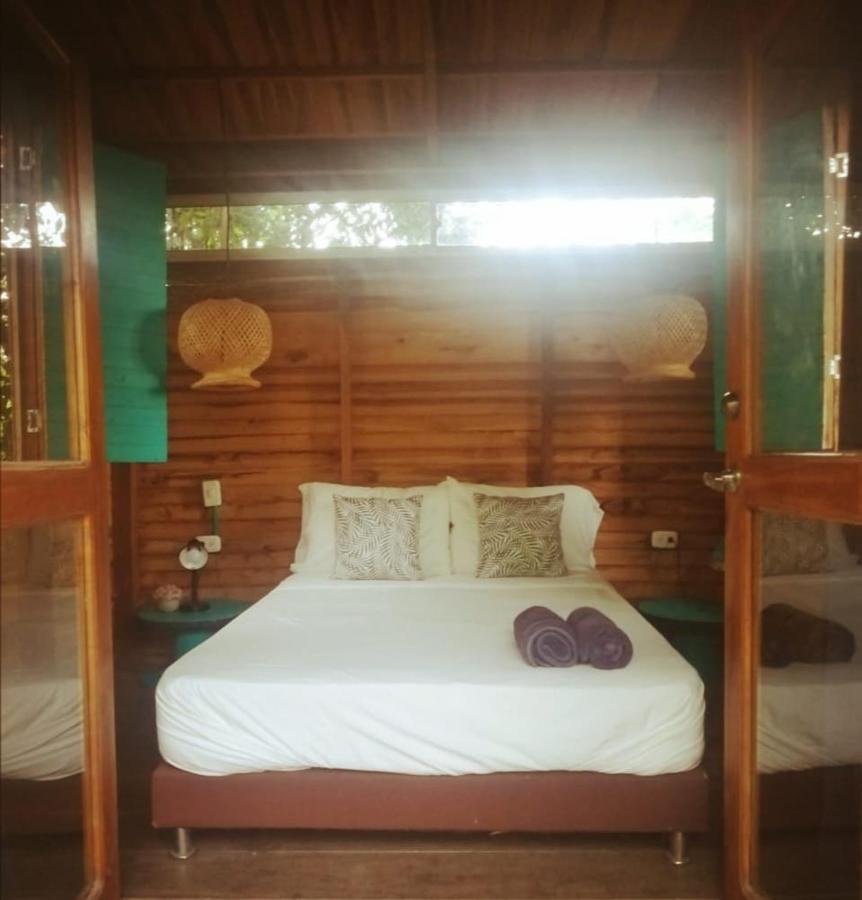 Freesoul Hostel Паломино Екстериор снимка