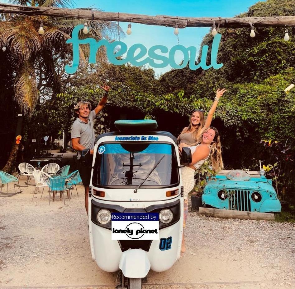 Freesoul Hostel Паломино Екстериор снимка